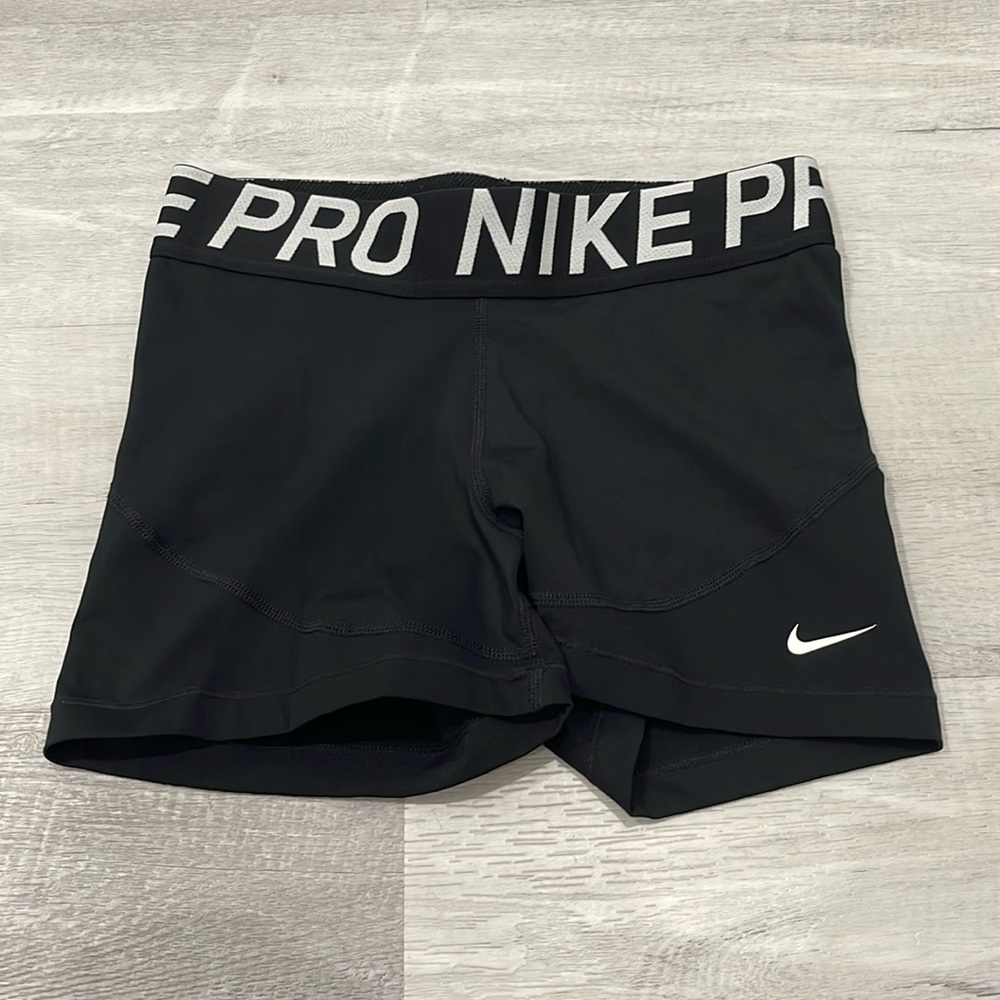 MEDIUM NIKE PRO 5”